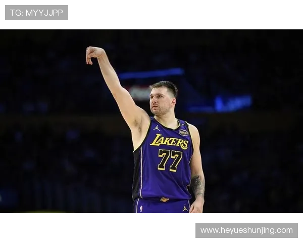 雷迪克称东契奇与里夫斯表现出色令黄蜂防守面临巨大压力 雷迪克称东契奇与里夫斯表现出色令黄蜂防守面临巨大压力